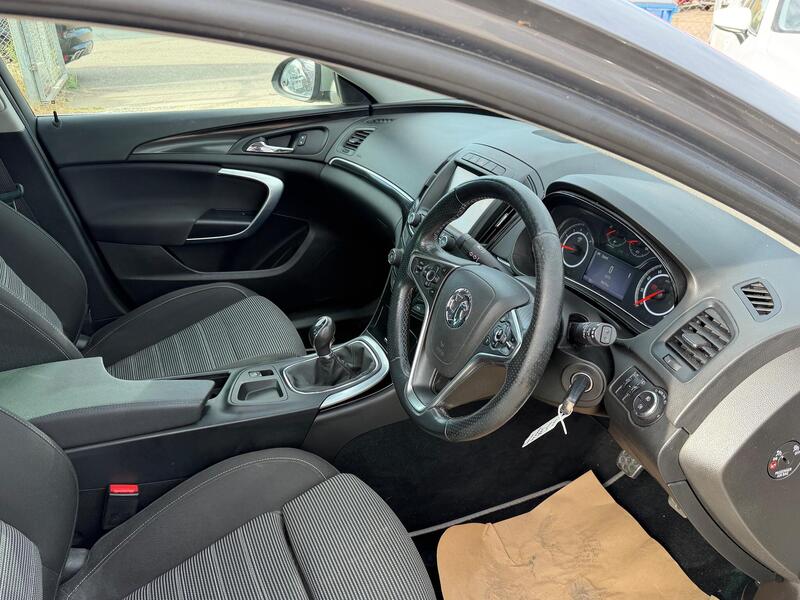 Vauxhall Insignia view 3
