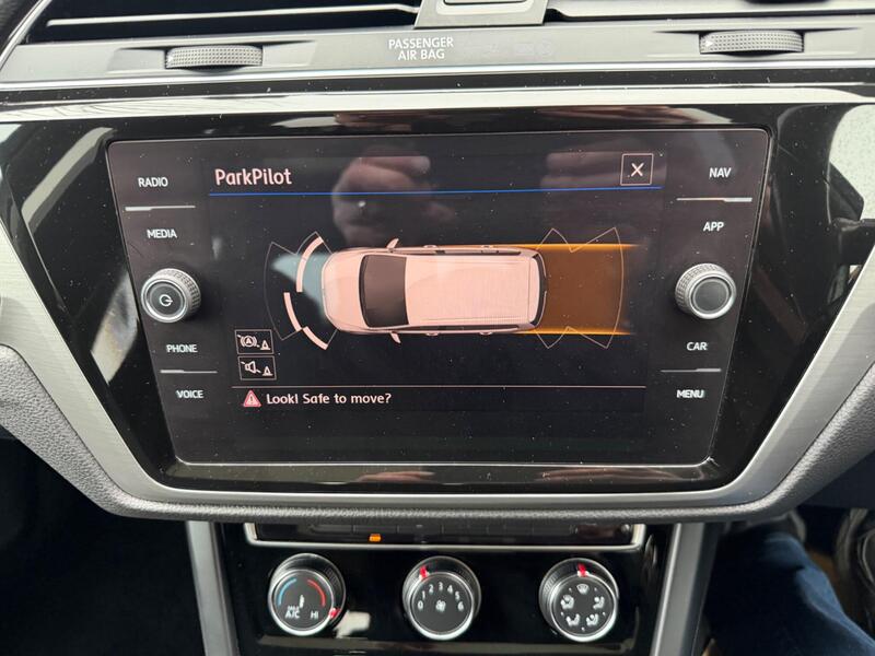 Volkswagen Touran view 5