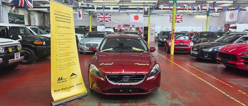 Volvo V40 view 2
