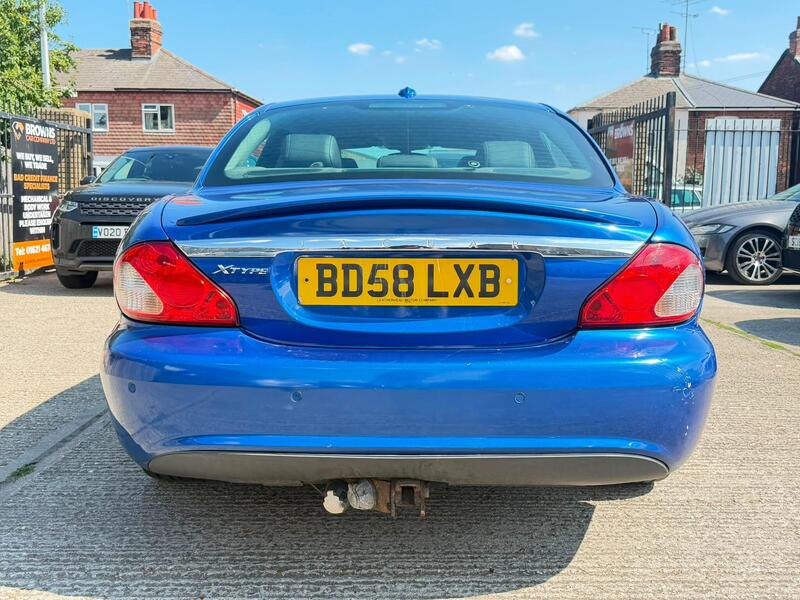 Jaguar X-Type view 4
