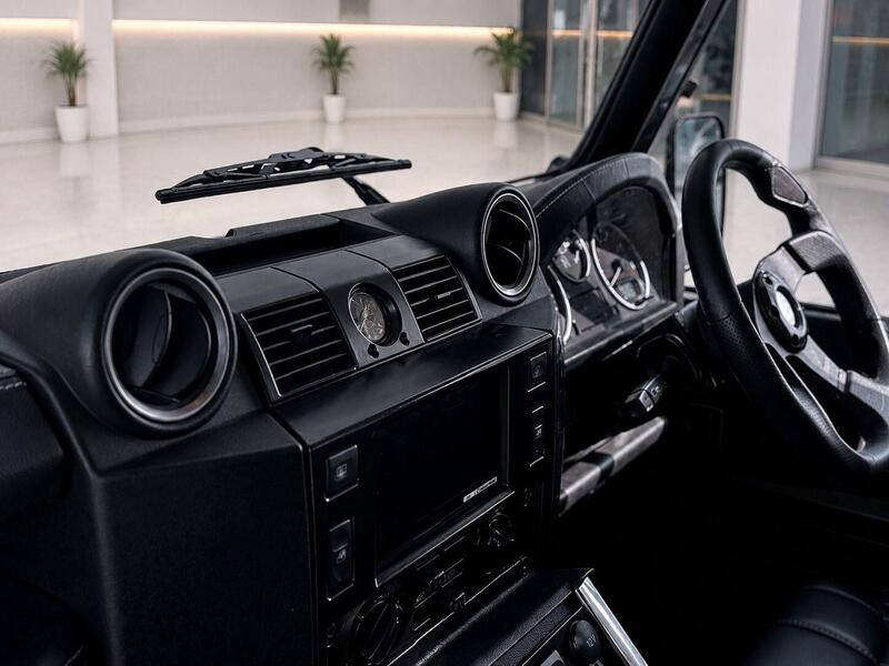 Land Rover Defender 110 view 3