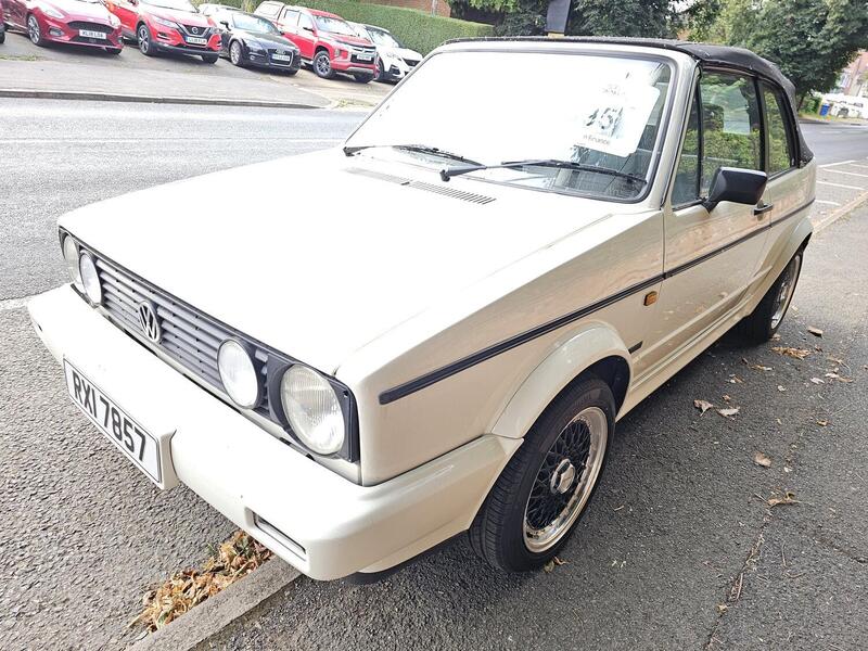 Volkswagen Golf view 3