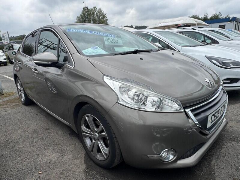 Peugeot 208 main image