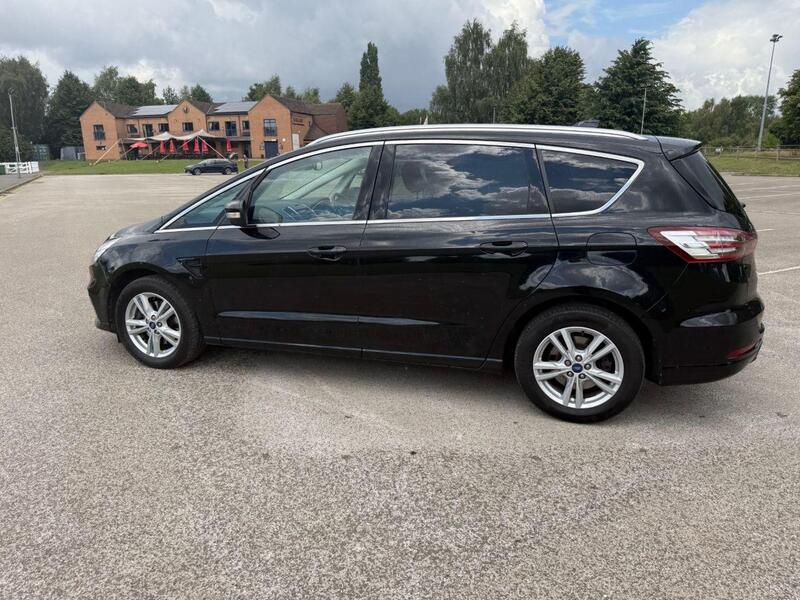 Ford S-Max view 2