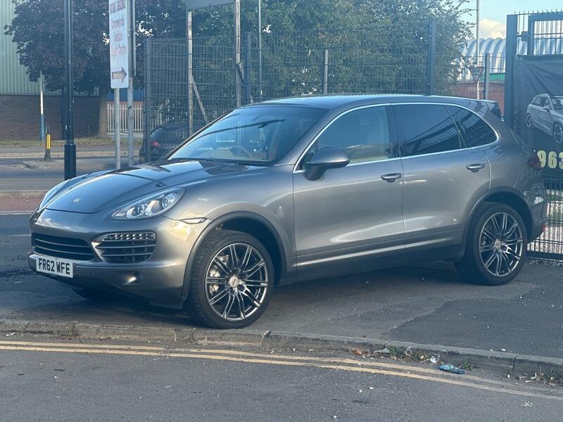 Porsche Cayenne view 10