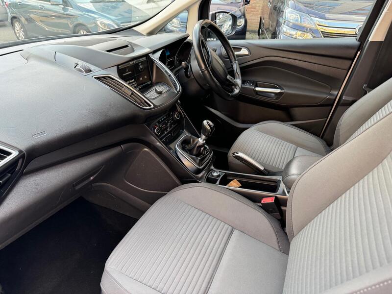 Ford C-Max view 13