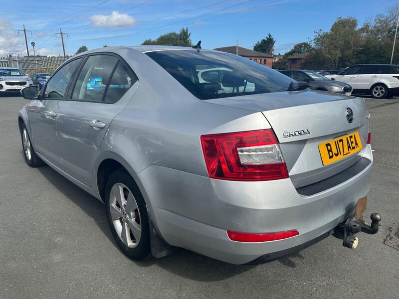 Skoda Octavia view 3