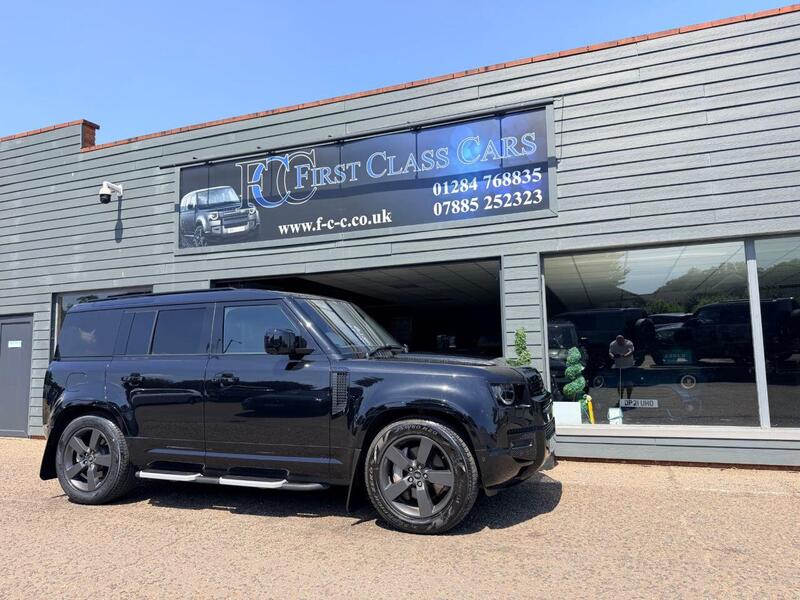 Land Rover Defender 110 view 7