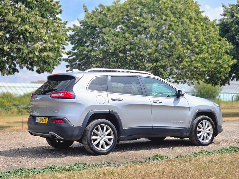 Jeep Cherokee view 5