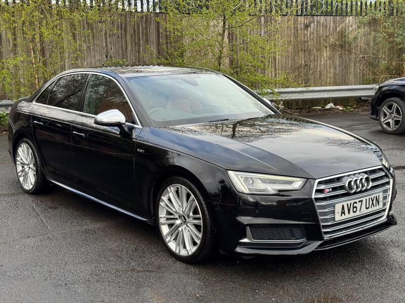 Audi S4 view 4