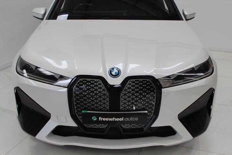 2022 BMW iX in White — image 8 of 88