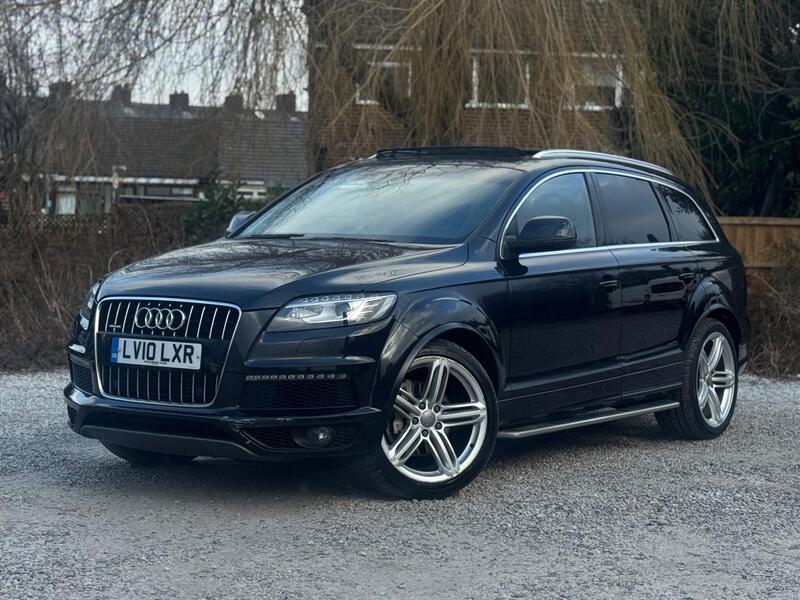 Audi Q7 view 2