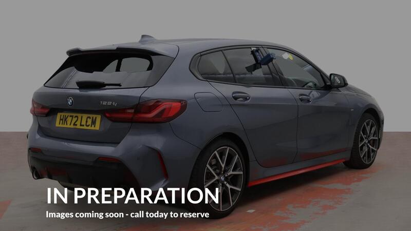 BMW 1 Series view 4