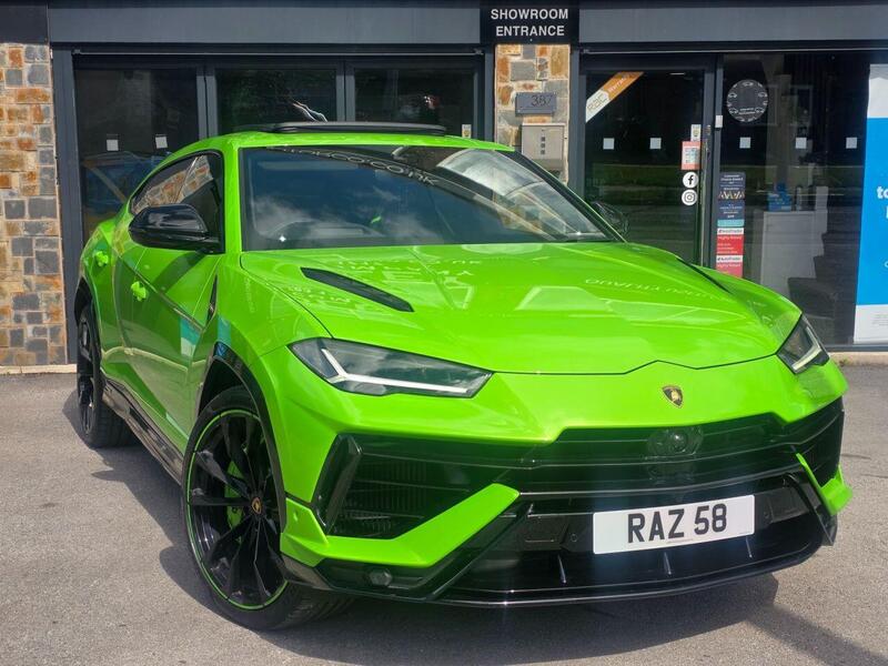 Lamborghini Urus view 7