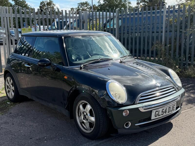 MINI Hatch — photo 1