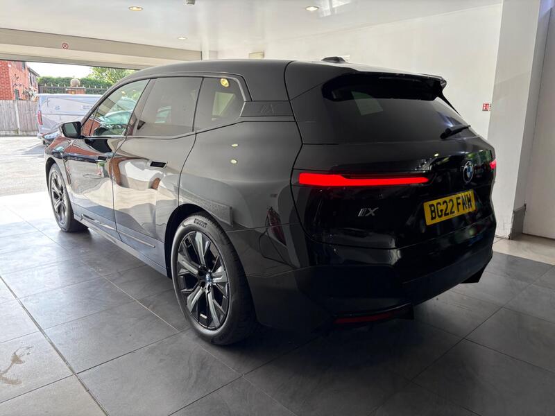 BMW Ix view 7