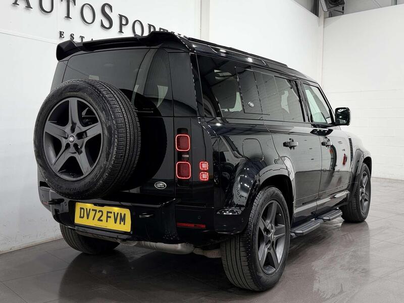 Land Rover Defender view 4
