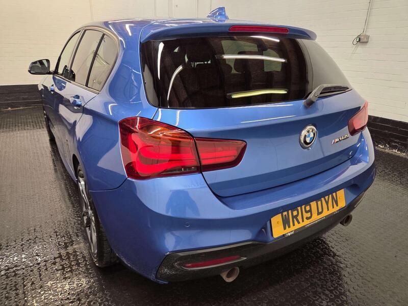 BMW 1 Series view 4