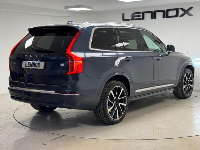 Volvo XC90 view 7