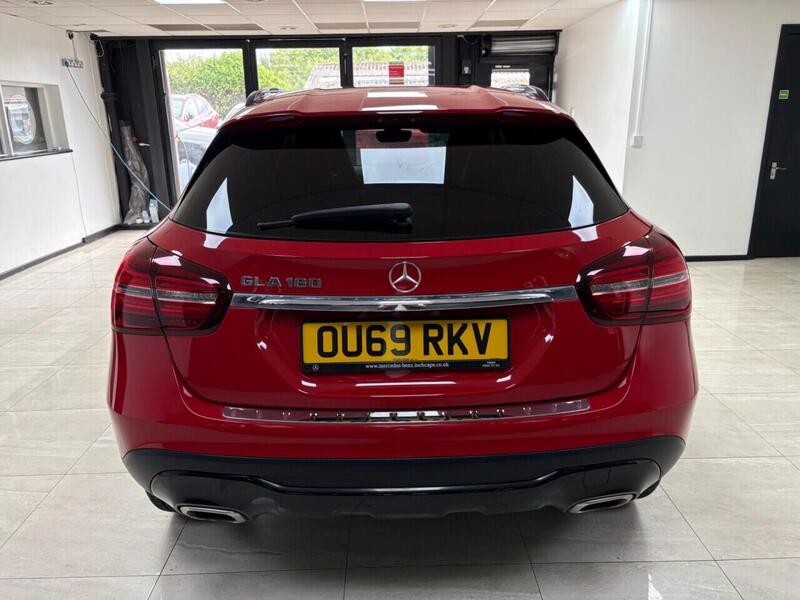 Mercedes-Benz Gla view 4