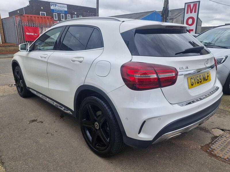 Mercedes-Benz Mercedes-Benz GLA view 6