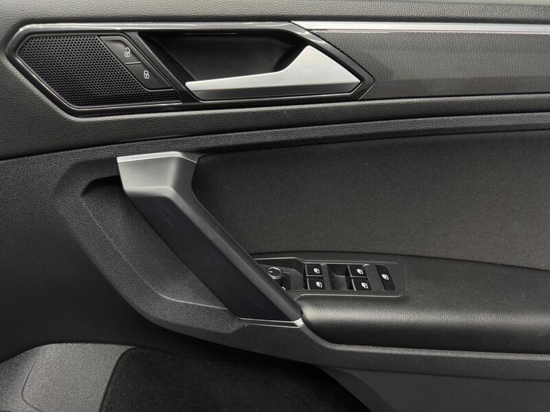 Volkswagen Tiguan view 27