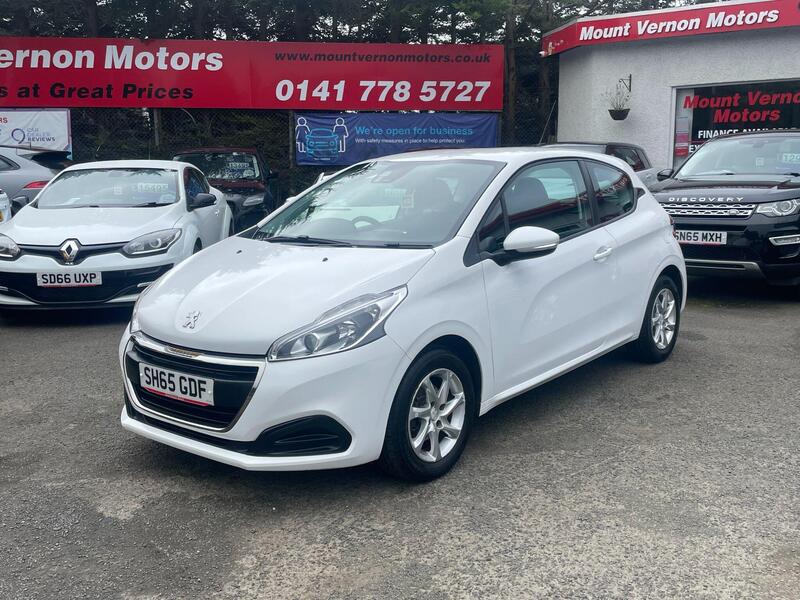 Peugeot 208 view 2