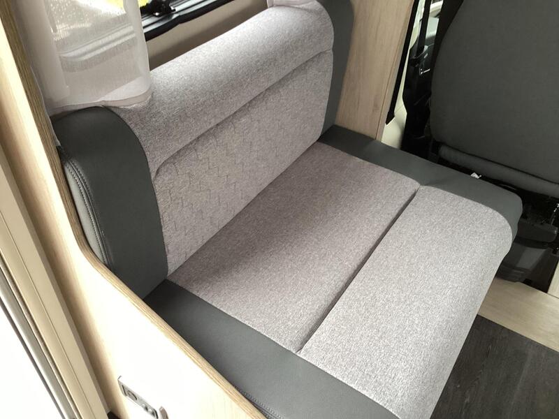 Auto-Trail Expedition C73 — image 8