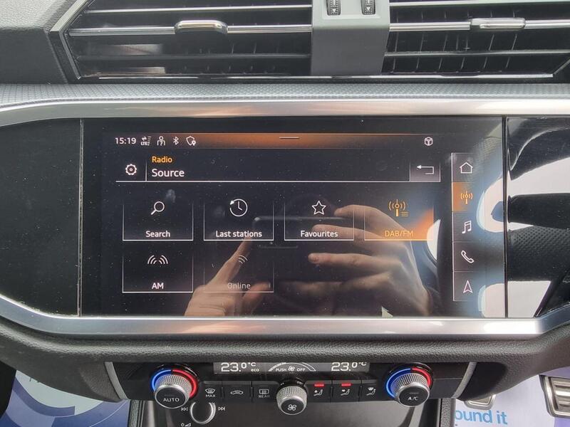 Audi Q3 view 7