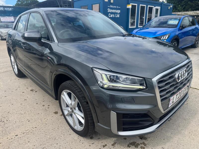 Audi Q2 view 4