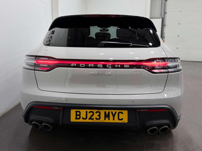 Porsche Macan view 7