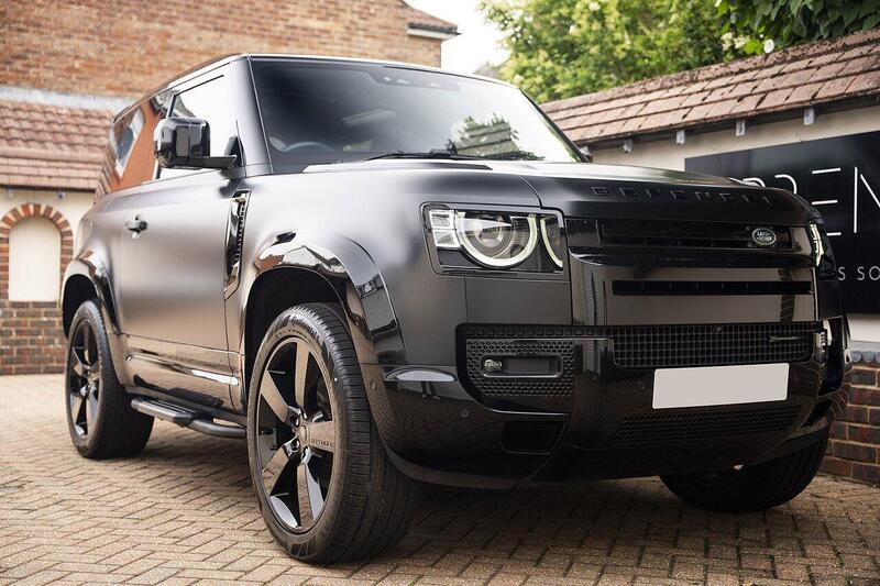 Land Rover Defender 90 view 6