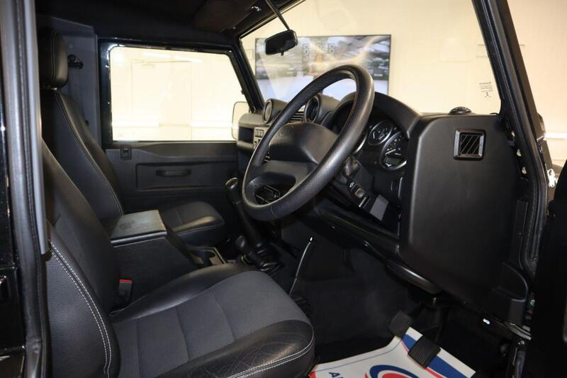 Land Rover Defender view 12