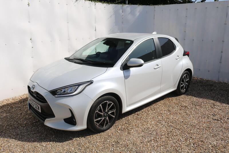 Toyota Yaris view 3