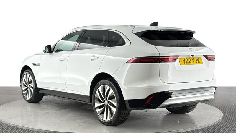 Jaguar F-Pace view 6
