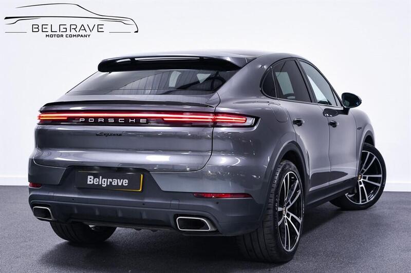 Porsche Cayenne view 3