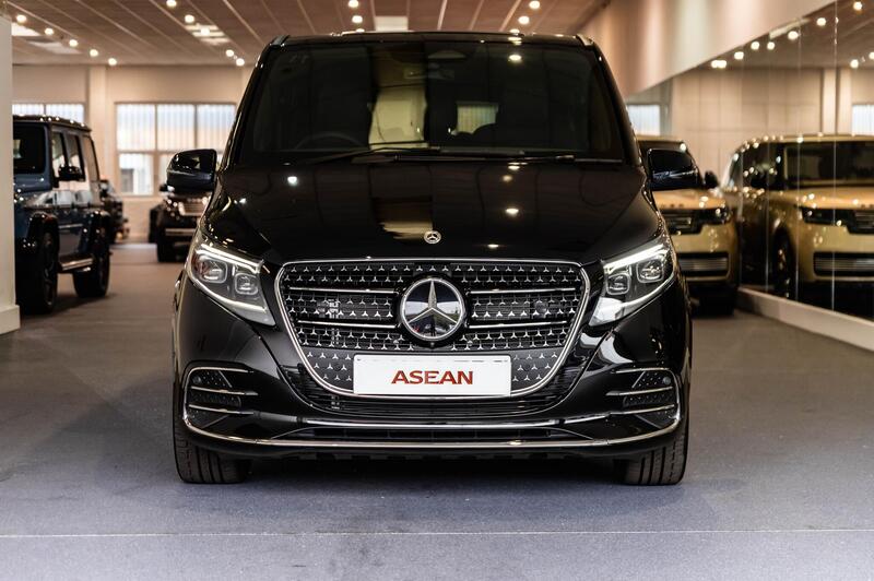Mercedes-Benz V Class view 3