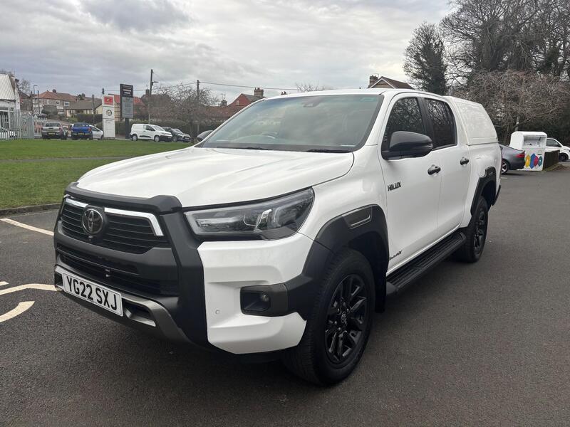 Toyota Hilux view 3
