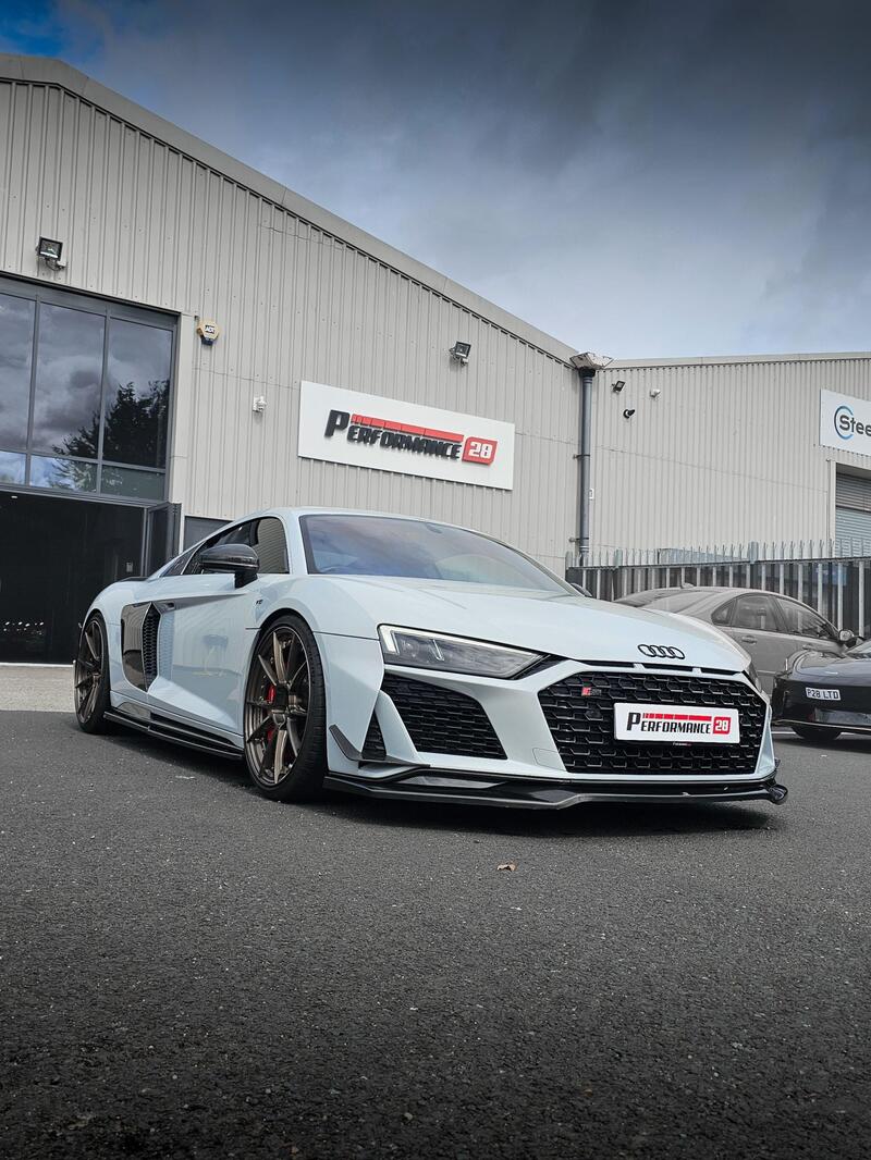 Audi Audi R8 view 4