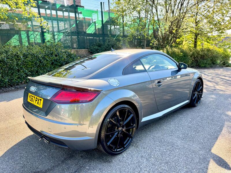 Audi Audi TT view 4