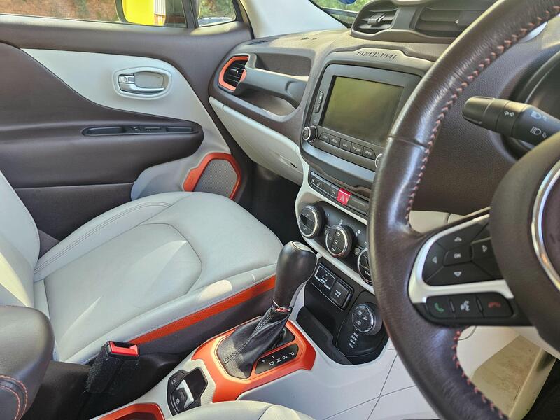 Jeep Renegade view 2