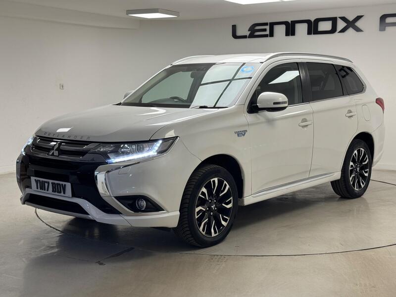 Mitsubishi Outlander view 3