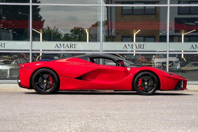 Ferrari Laferrari view 3
