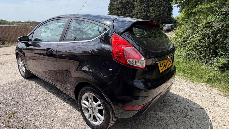 2014 Ford Fiesta — photo 4