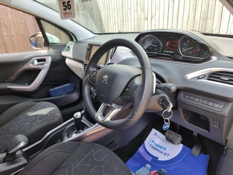 Peugeot 2008 view 2