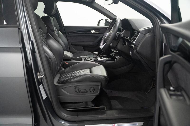 Audi Audi Q5 view 4