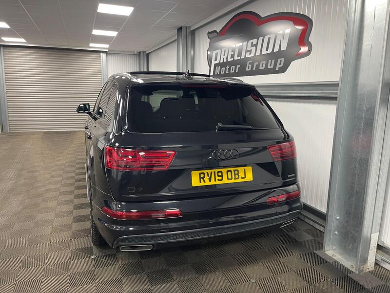 Audi Audi Q7 view 6