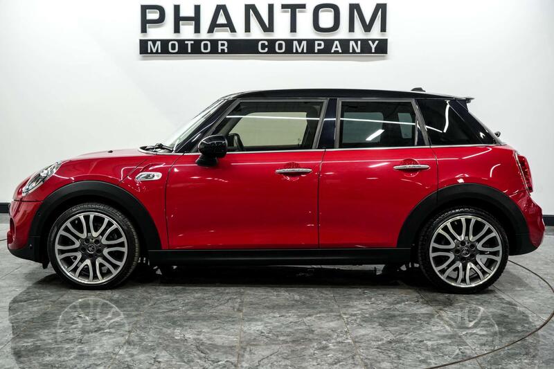 Mini Hatch view 3