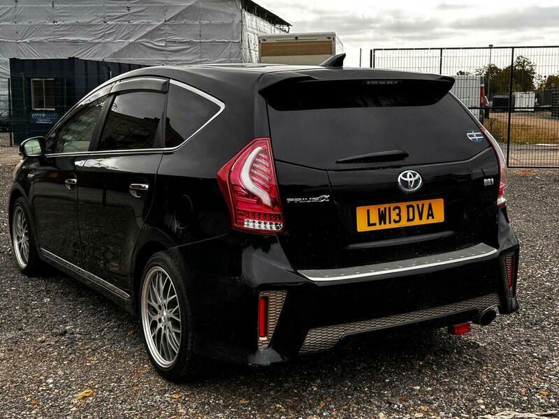 Toyota Prius+ view 5