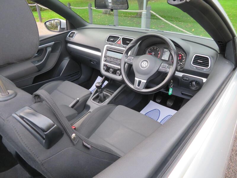Volkswagen Eos view 8